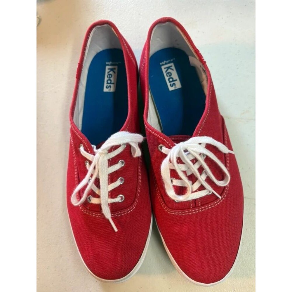 Keds women’s size 10 red tennis shoes